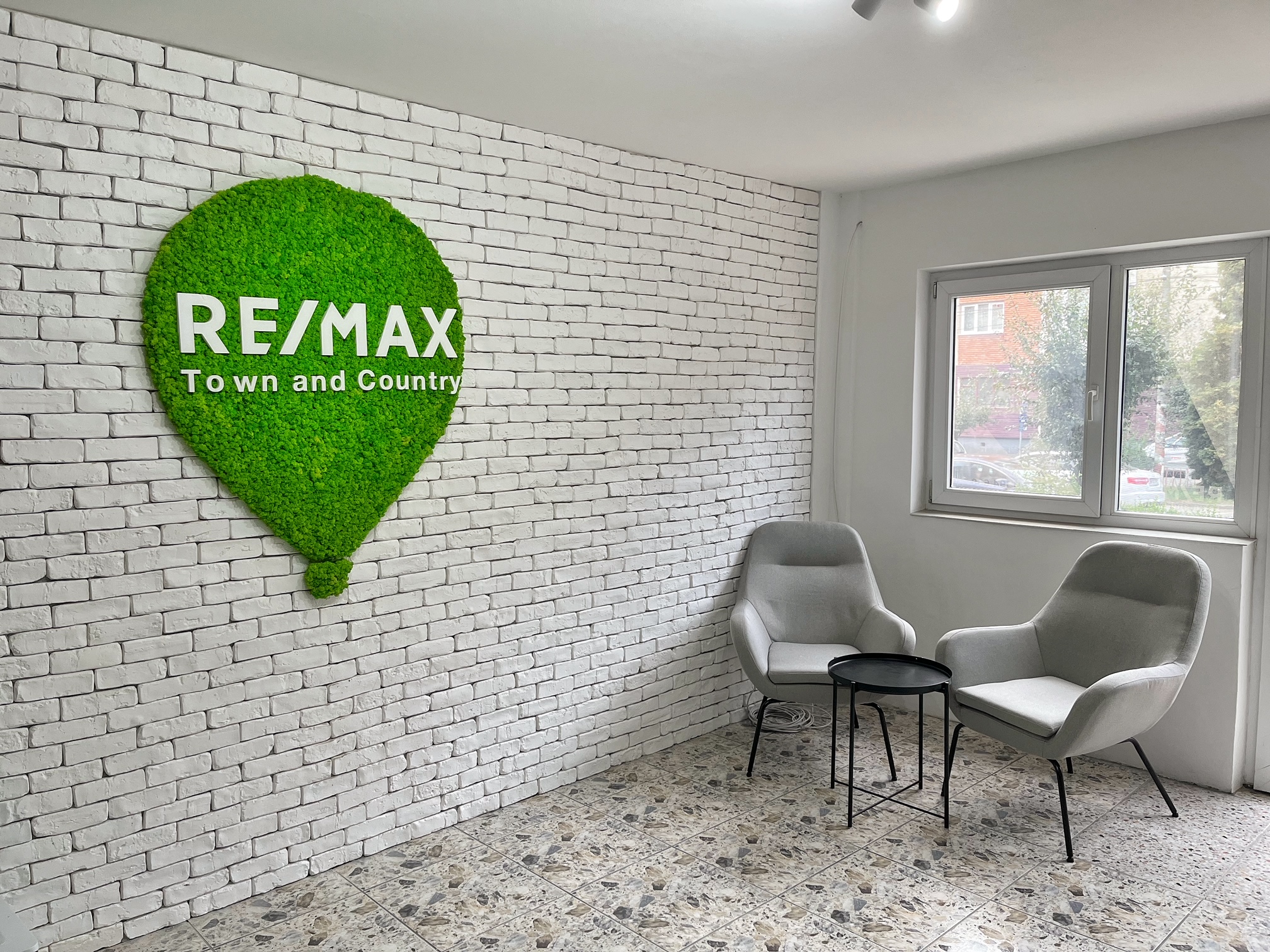 REMAX Town and Country