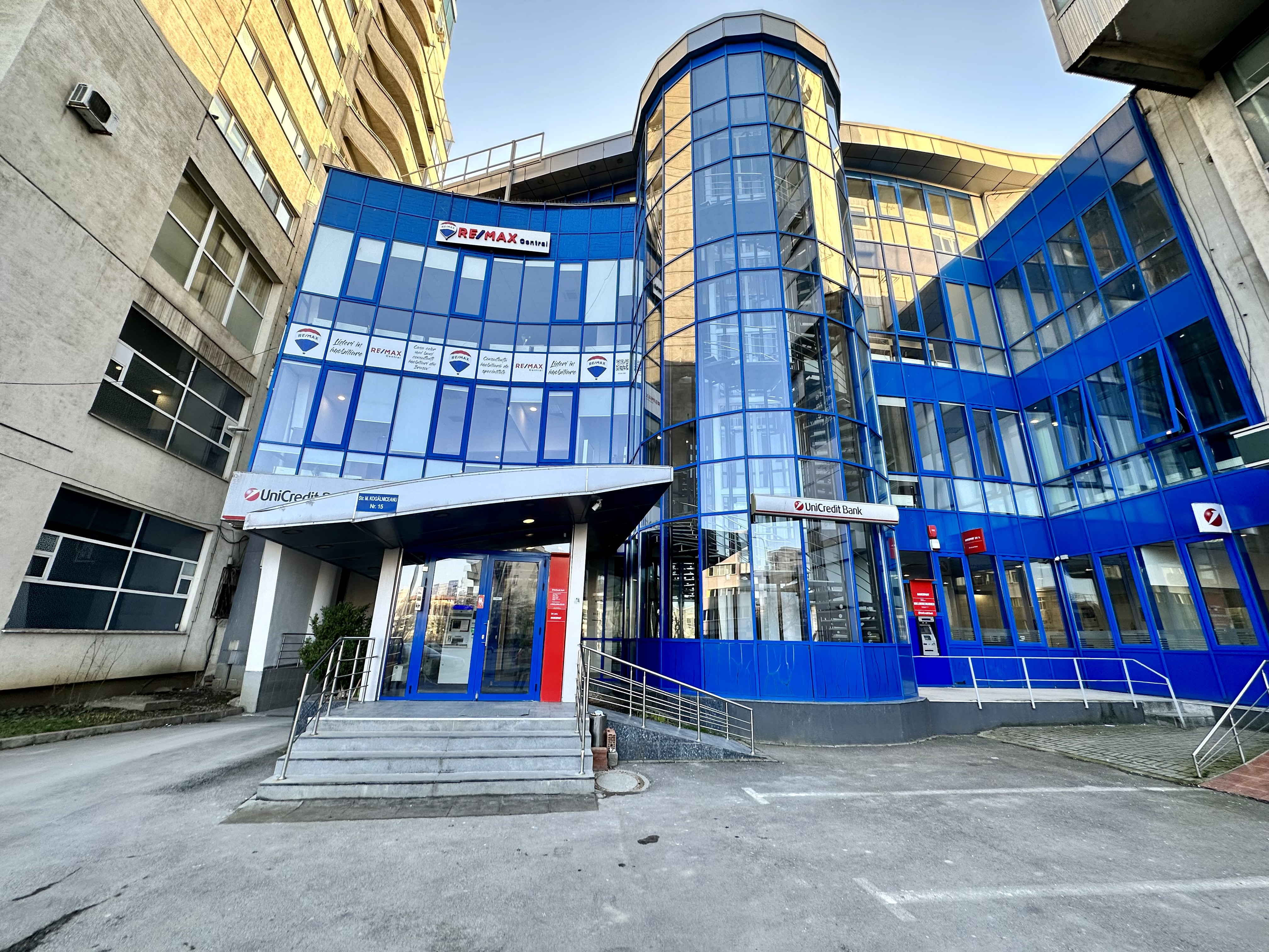 REMAX Central