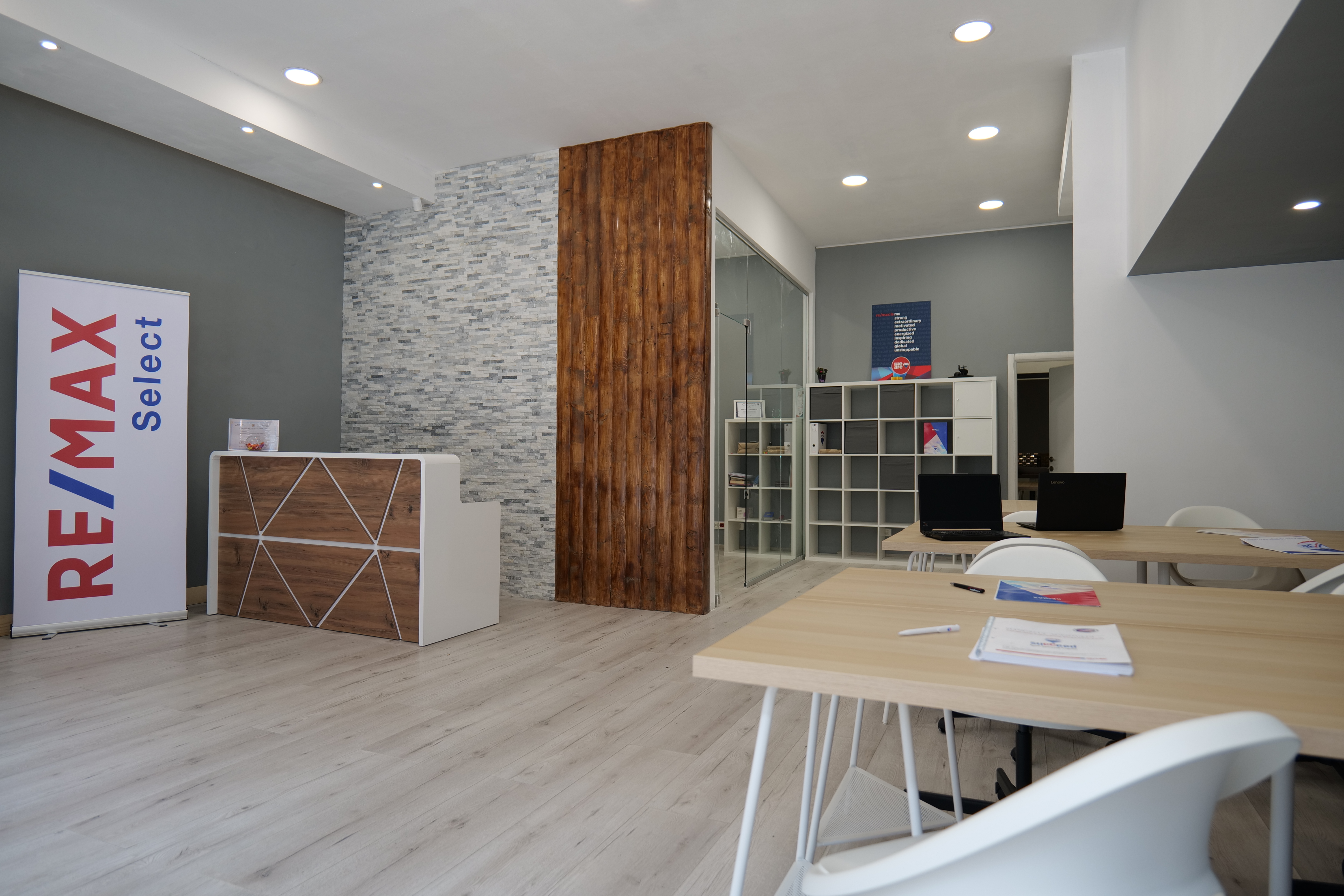 REMAX Select