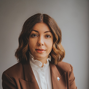 Claudia Oros