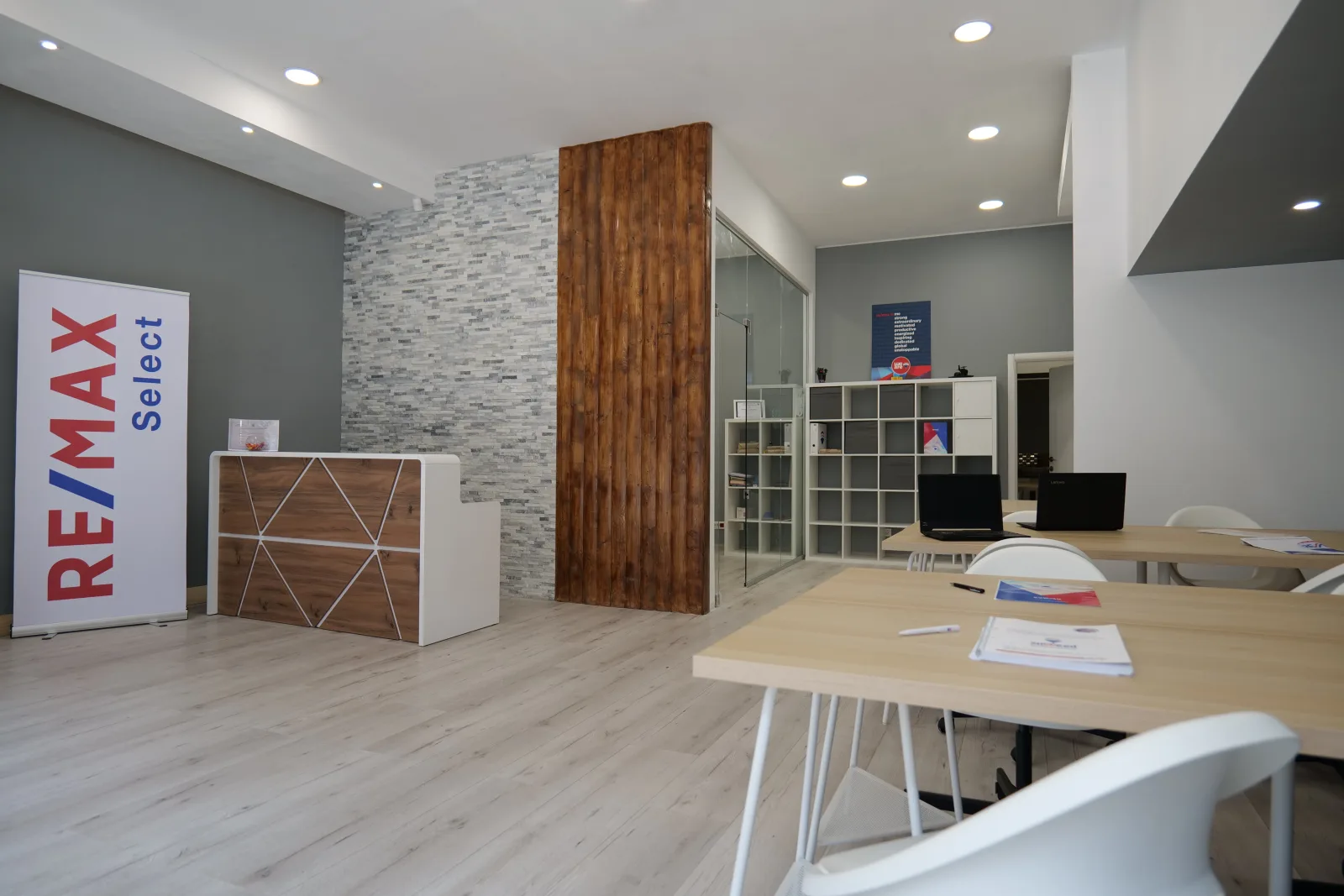 REMAX Select
