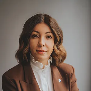 Claudia Oros